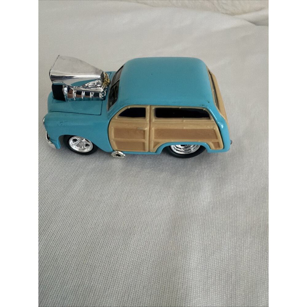 Funline 2001 Muscle Machines '50 Ford Woody Diecast